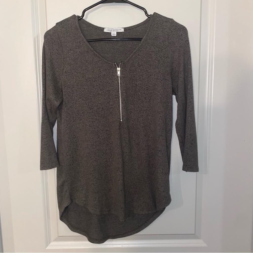 3/4 sleeve shirt - small